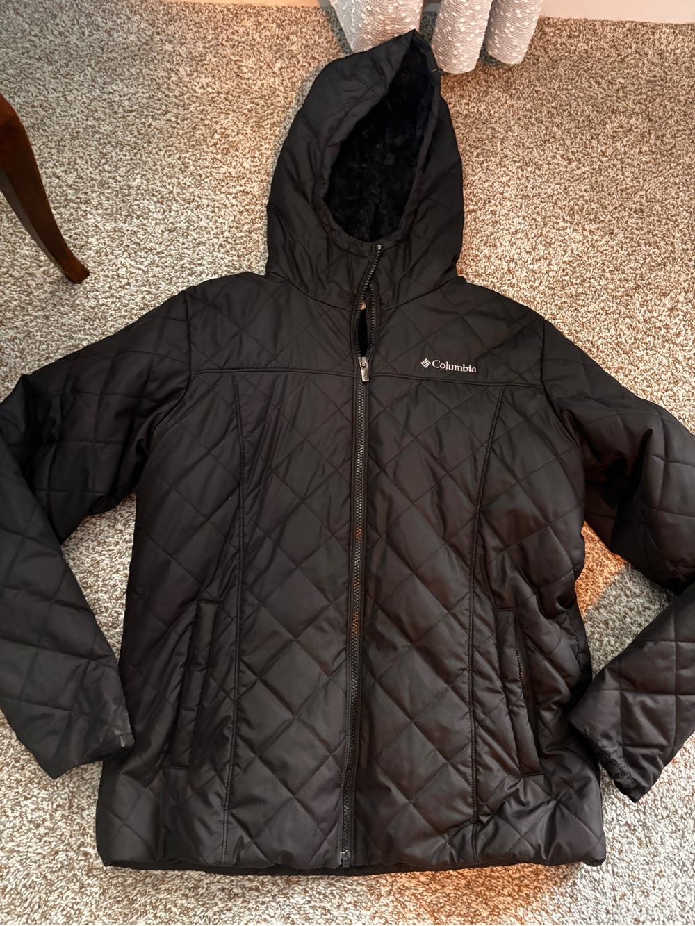 Columbia Women's Black Quilted Hooded Puffer Jacket (L)